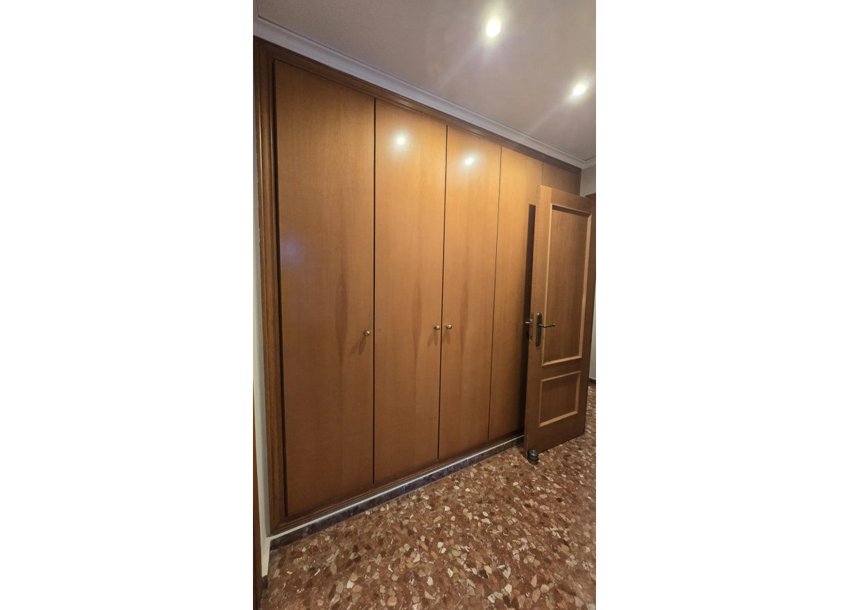 Alquiler a largo plazo - Ático - Valencia - Algiros