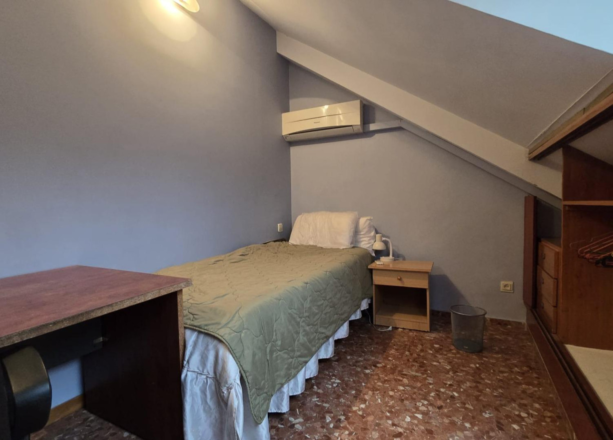 Alquiler a largo plazo - Ático - Valencia - Algiros