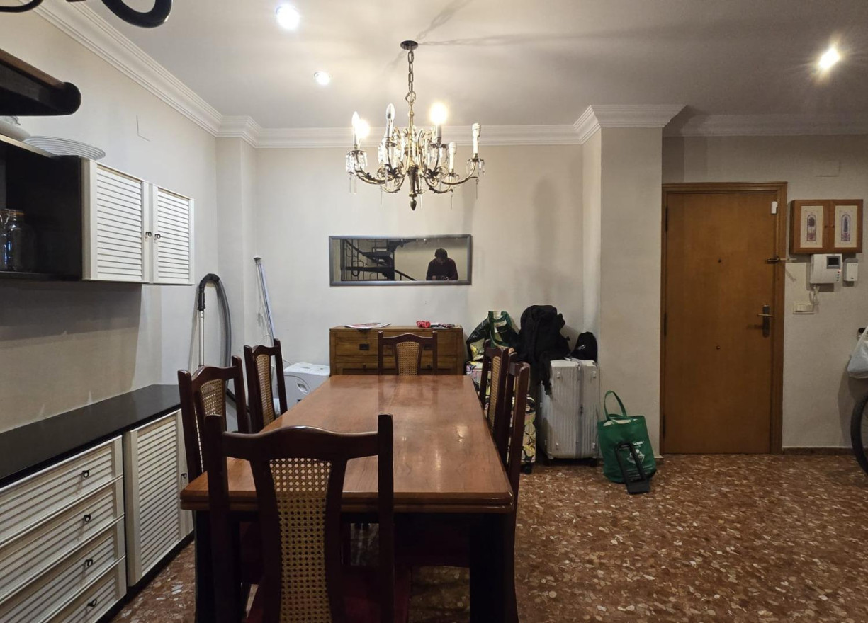 Alquiler a largo plazo - Ático - Valencia - Algiros