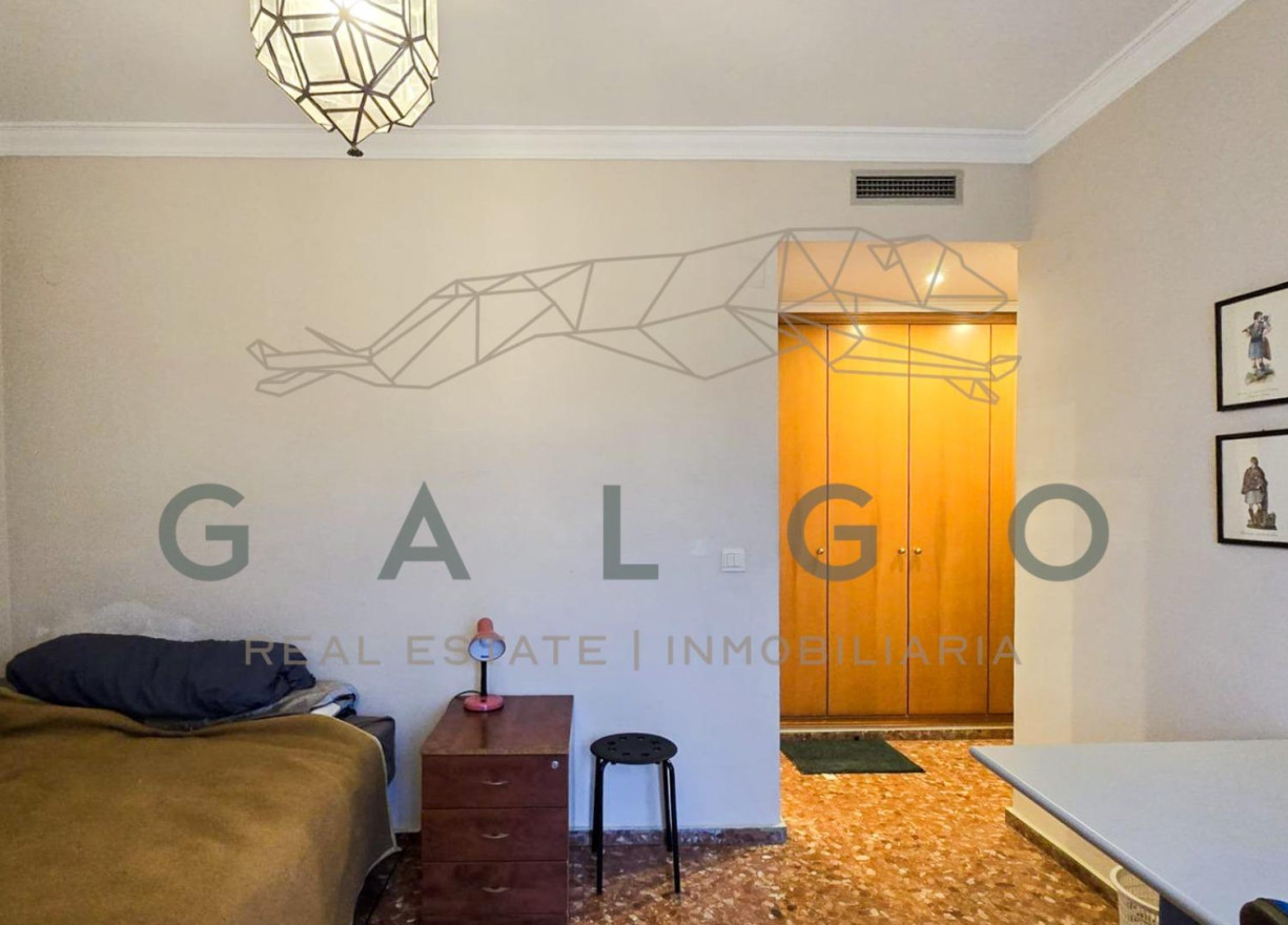Alquiler a largo plazo - Ático - Valencia - Algiros