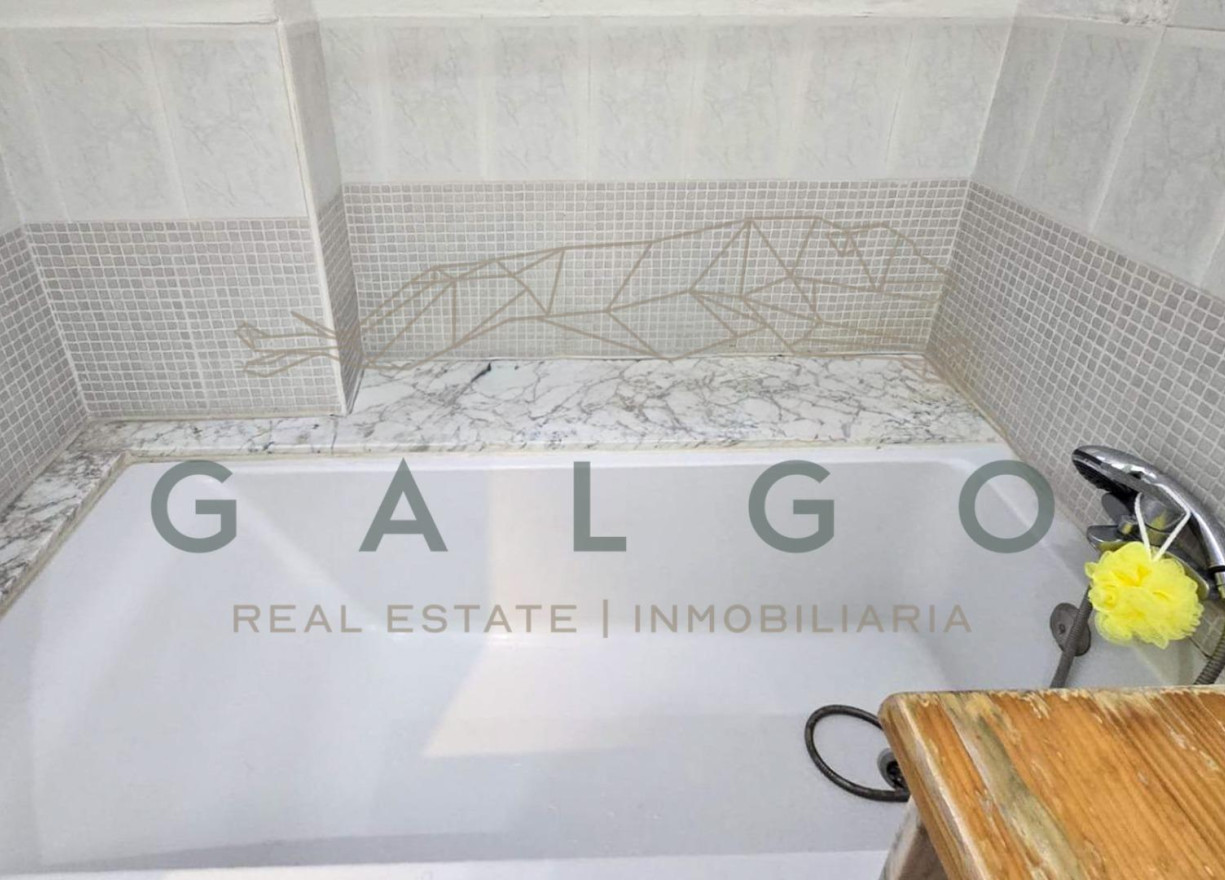 Alquiler a largo plazo - Ático - Valencia - Algiros