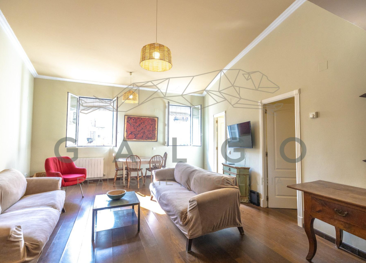 Alquiler a largo plazo - Ático - Valencia - Ciutat Vella