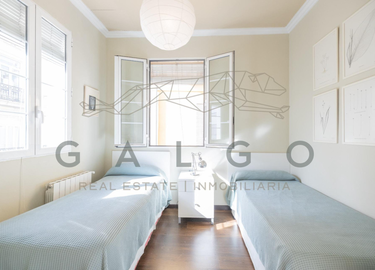 Alquiler a largo plazo - Ático - Valencia - Ciutat Vella