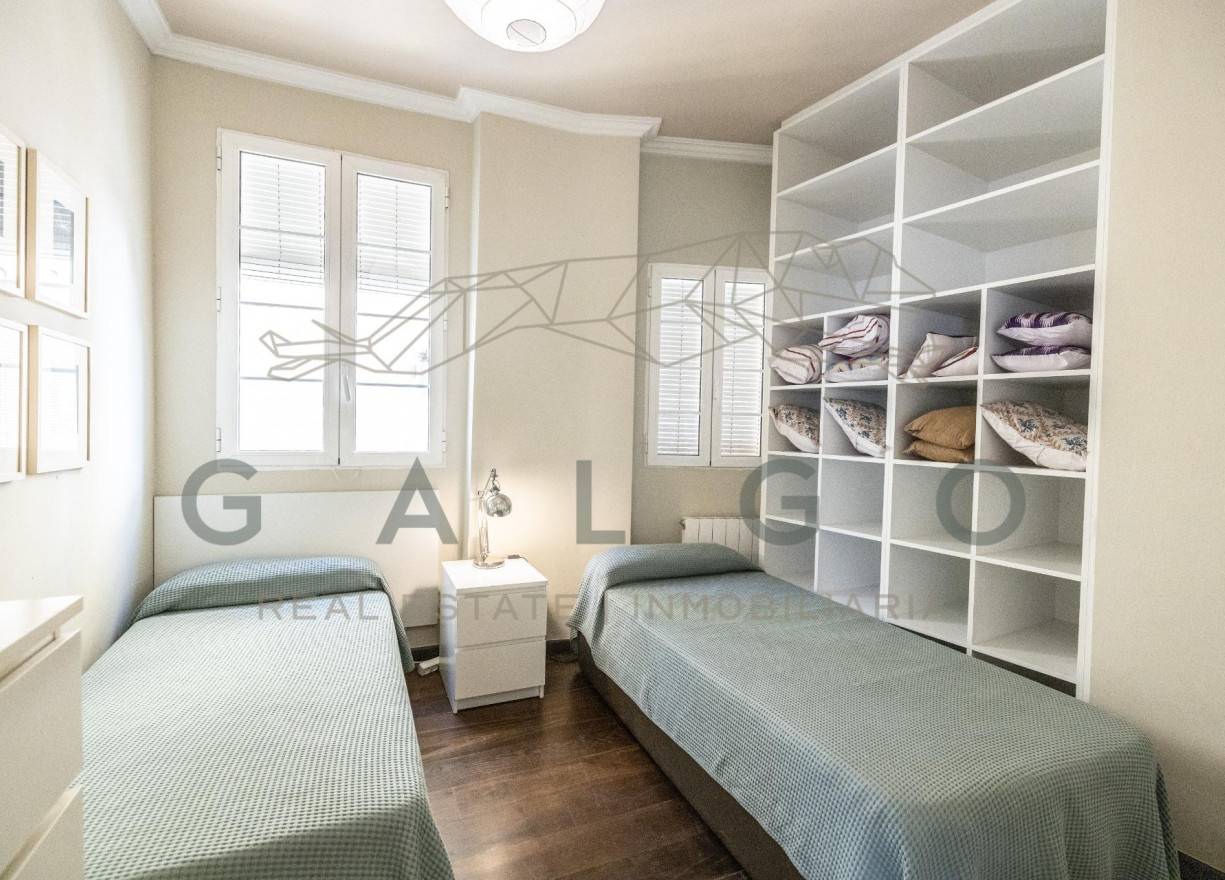 Alquiler a largo plazo - Ático - Valencia - Ciutat Vella