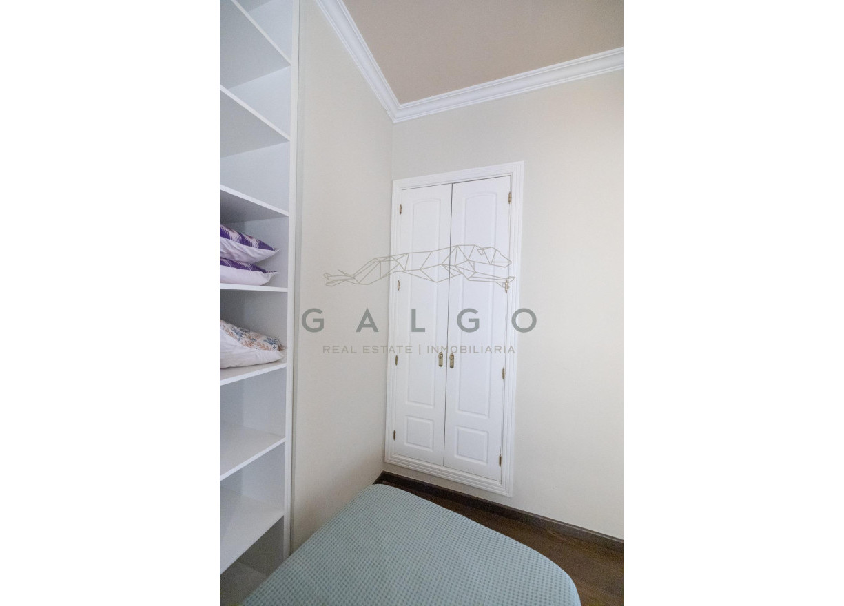 Alquiler a largo plazo - Ático - Valencia - Ciutat Vella