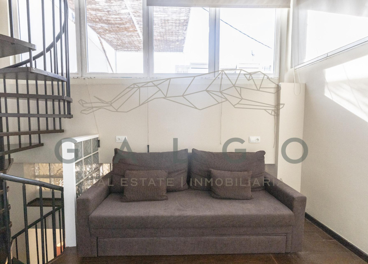 Alquiler a largo plazo - Ático - Valencia - Ciutat Vella