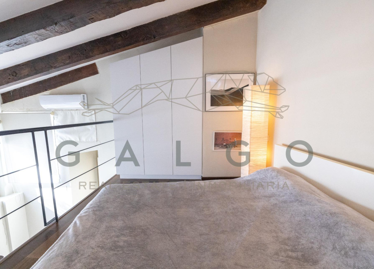 Alquiler a largo plazo - Ático - Valencia - Ciutat Vella