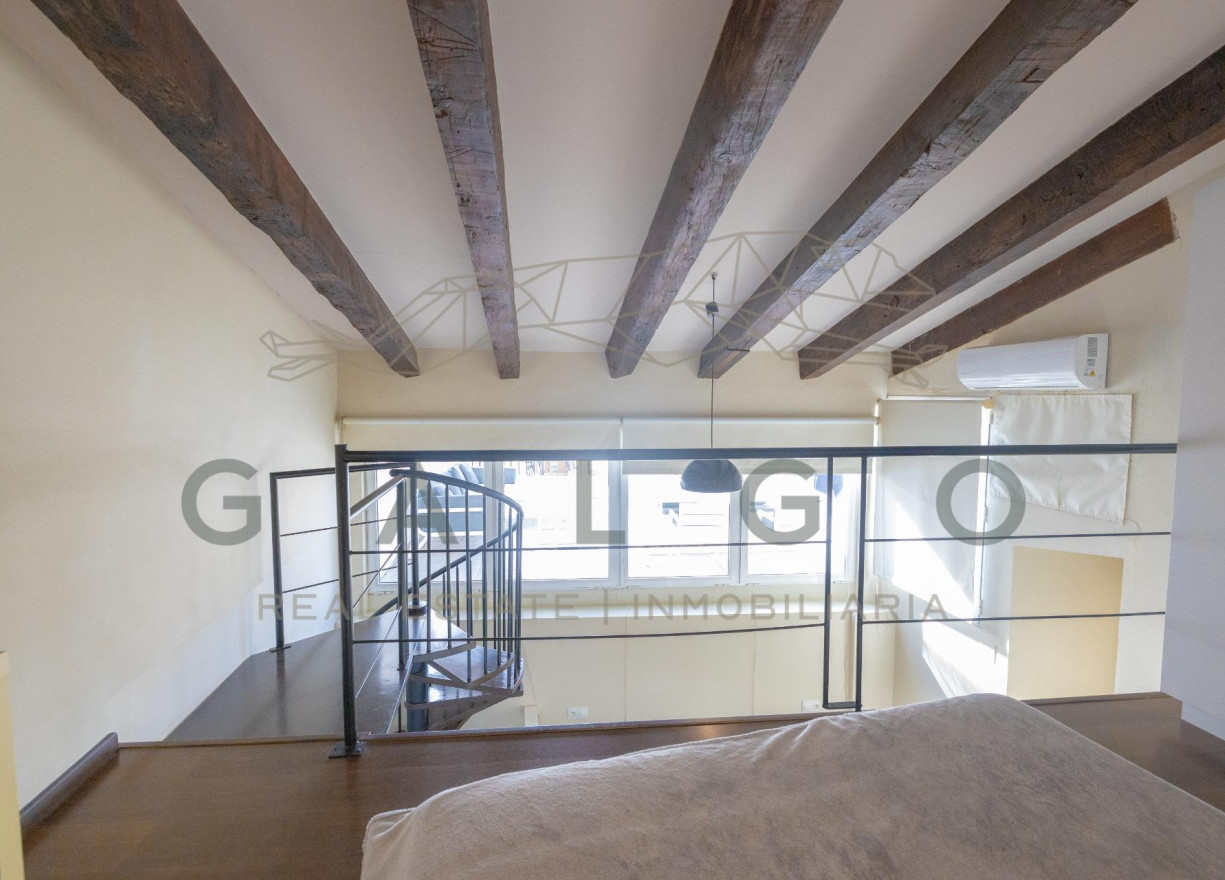 Alquiler a largo plazo - Ático - Valencia - Ciutat Vella