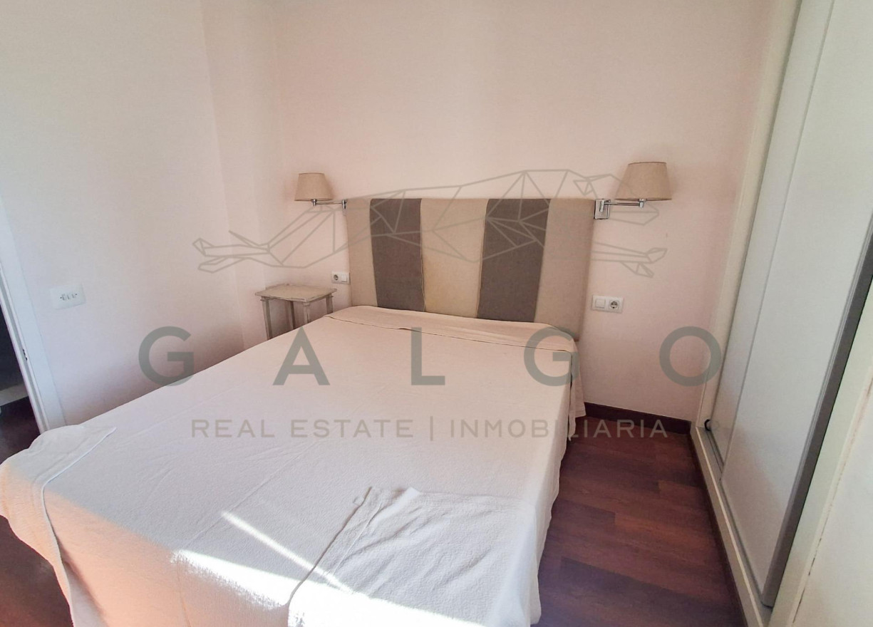 Alquiler a largo plazo - Ático - Valencia - La Roqueta