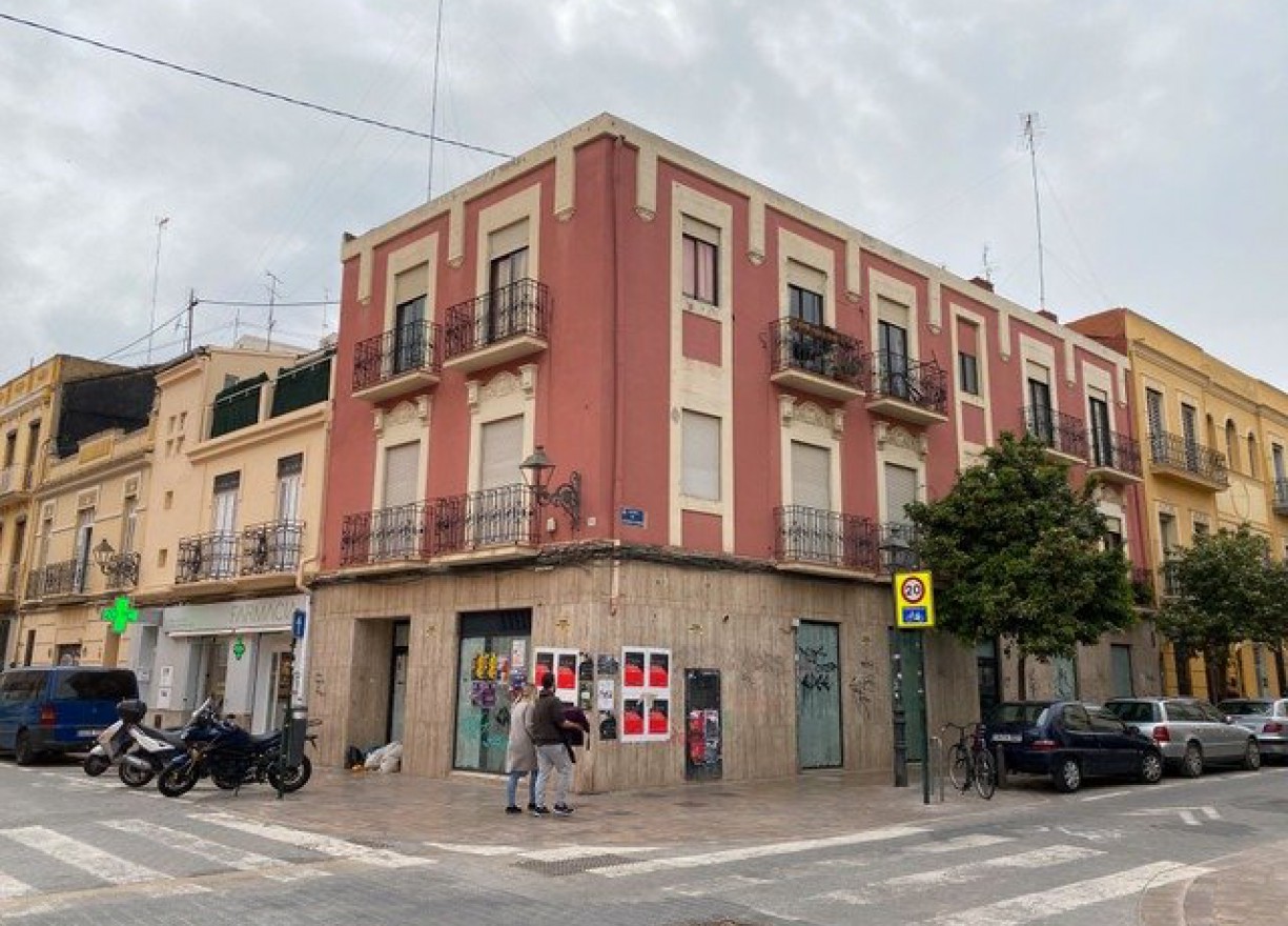 Alquiler a largo plazo - Local comercial - Valencia - Benimaclet