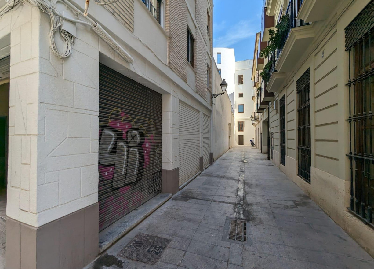 Alquiler a largo plazo - Local comercial - Valencia - Centro - Sant Francesc