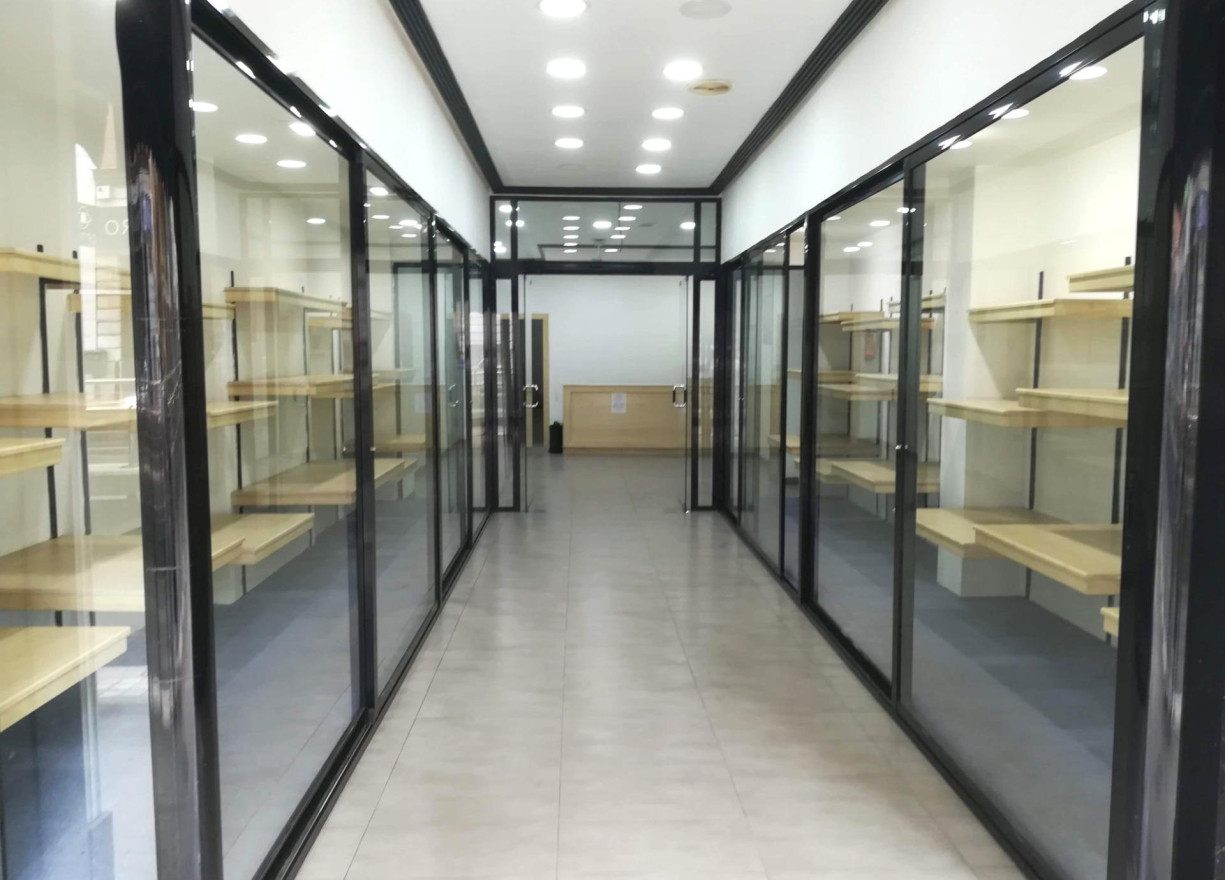 Alquiler a largo plazo - Local comercial - Valencia - El Pilar