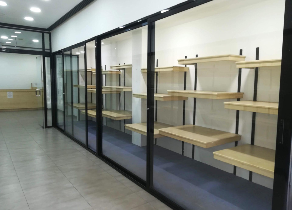 Alquiler a largo plazo - Local comercial - Valencia - El Pilar