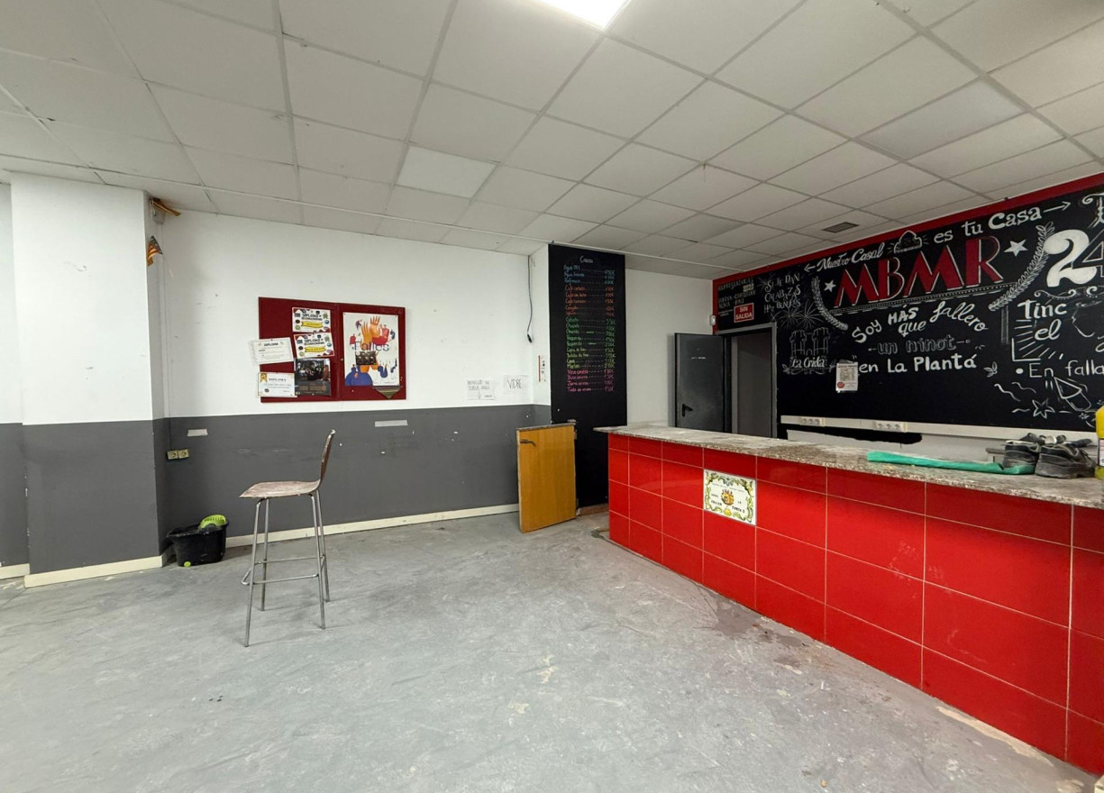 Alquiler a largo plazo - Local comercial - Valencia - Patraix