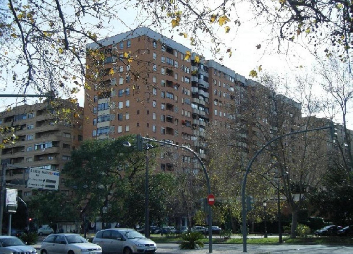 Alquiler a largo plazo - Piso - Valencia - Algiros