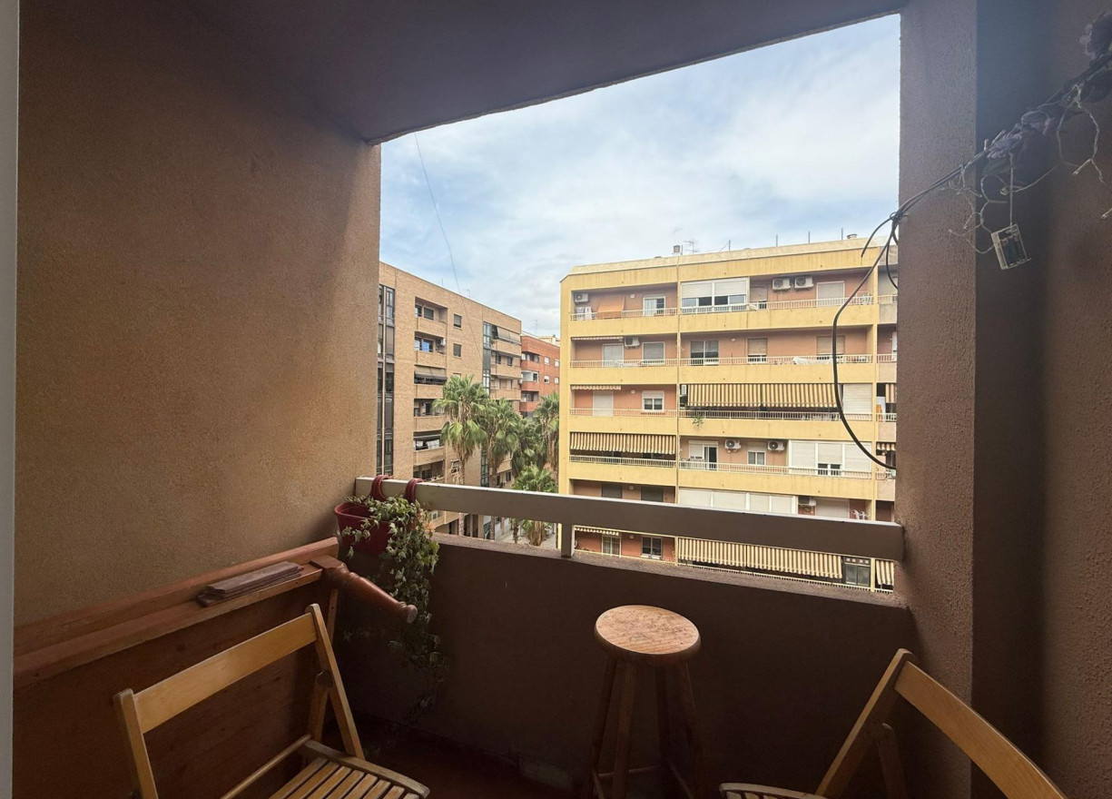 Alquiler a largo plazo - Piso - Valencia - Benimaclet