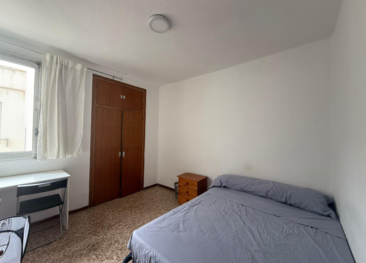 Alquiler a largo plazo - Piso - Valencia - Benimaclet