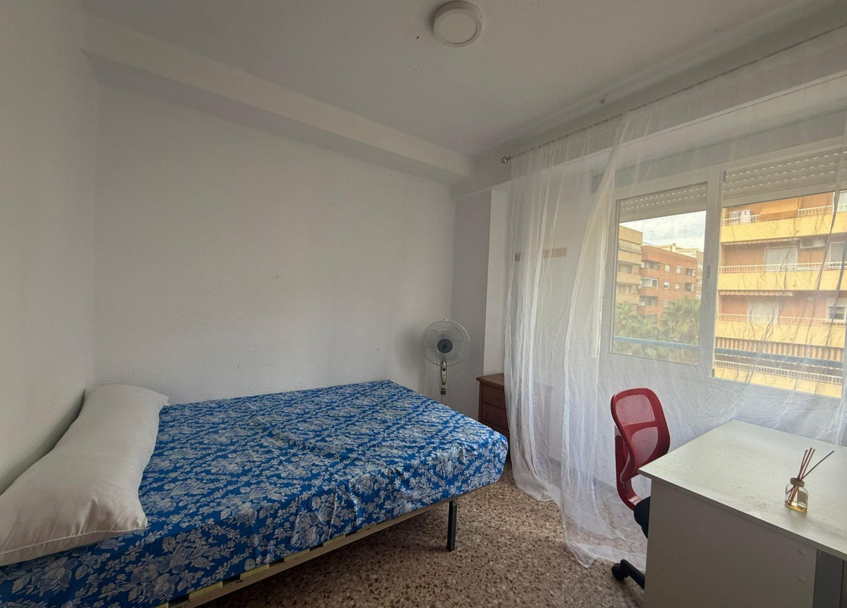 Alquiler a largo plazo - Piso - Valencia - Benimaclet