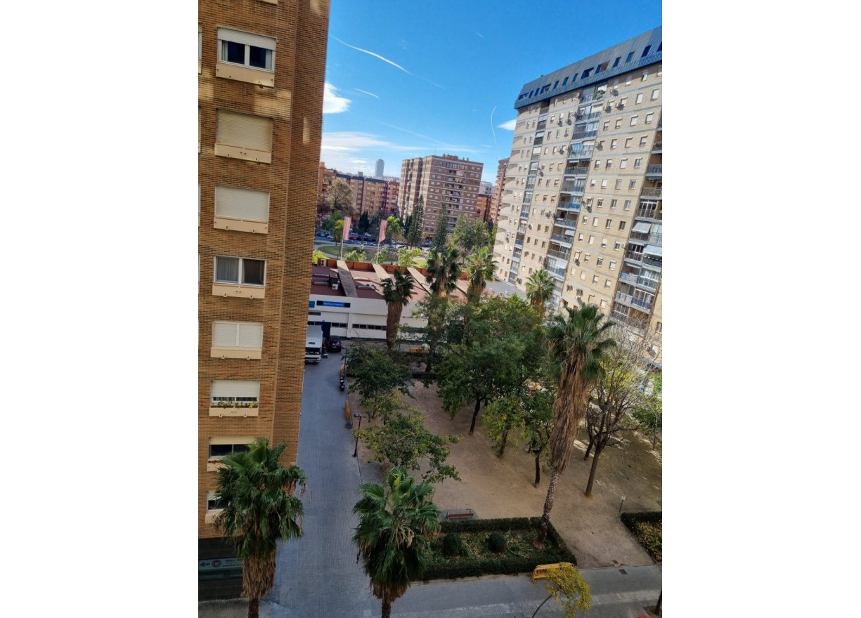Alquiler a largo plazo - Piso - Valencia - Ciutat Jardí - Ciudad Jardín