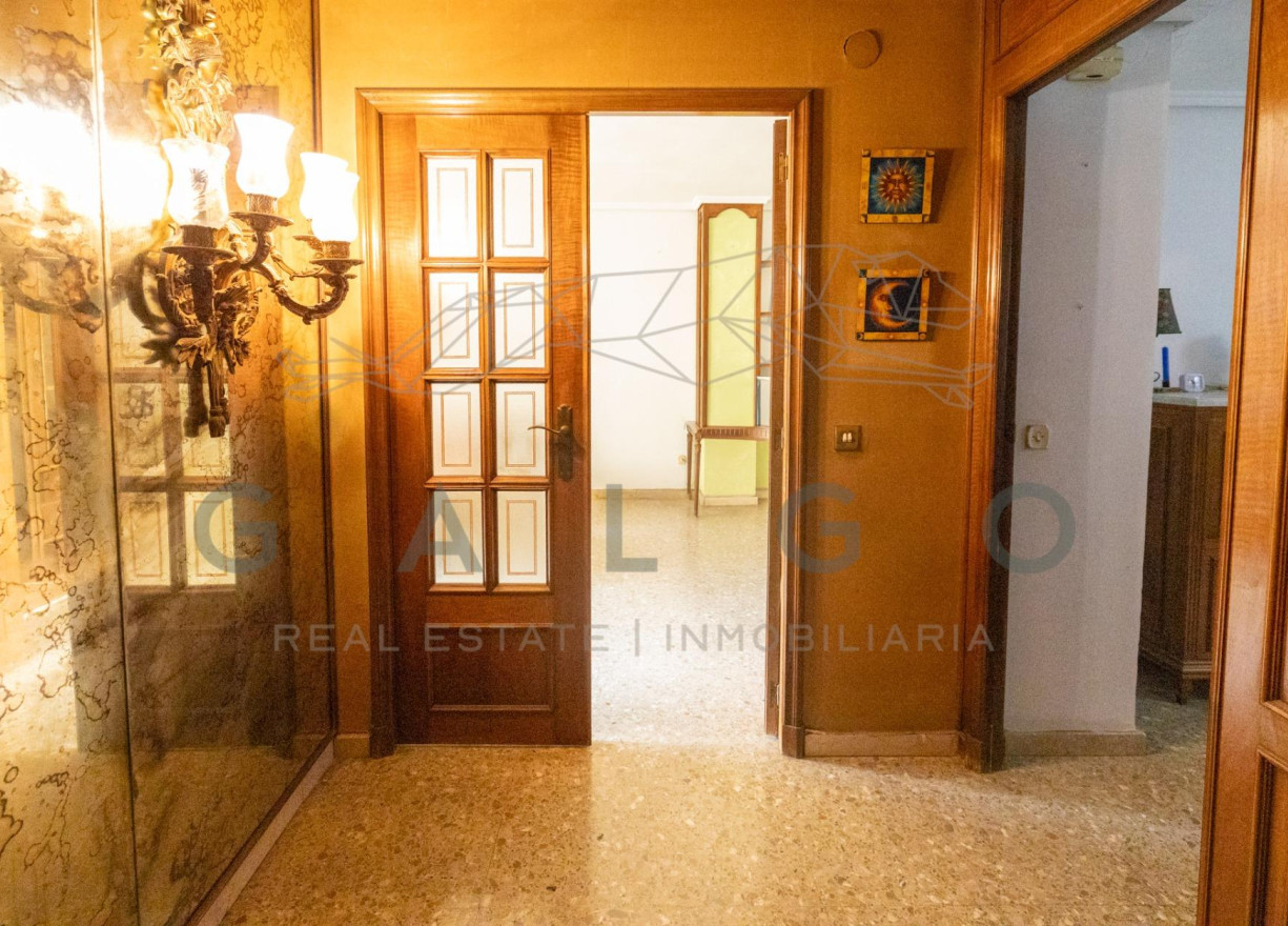 Alquiler a largo plazo - Piso - Valencia - Ciutat Universitària