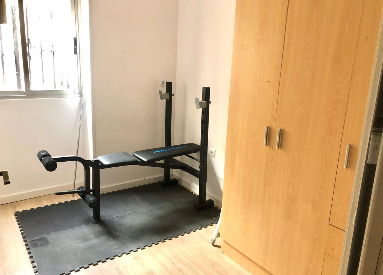Alquiler a largo plazo - Piso - Valencia - Ciutat Vella