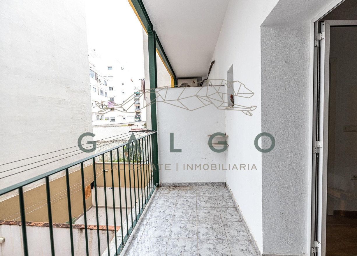Alquiler a largo plazo - Piso - Valencia - El Carme