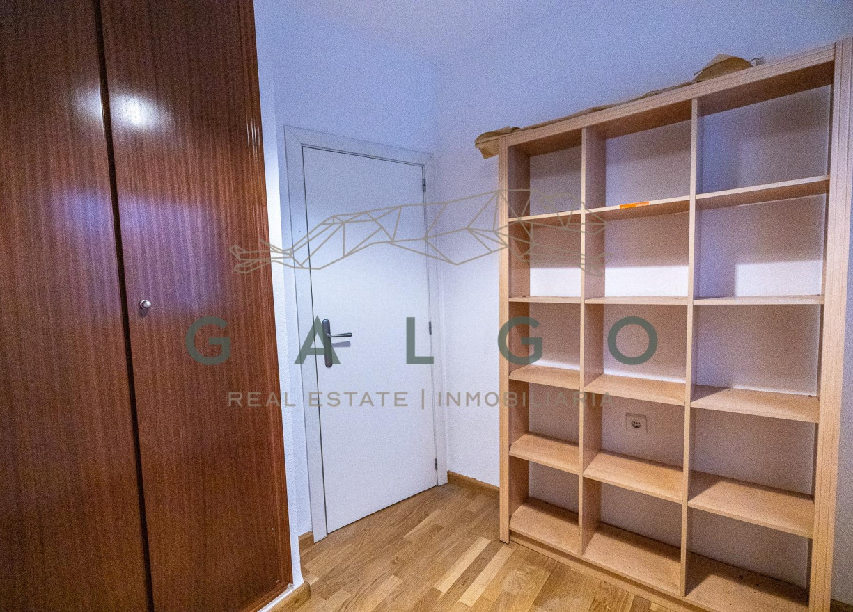 Alquiler a largo plazo - Piso - Valencia - El Carme