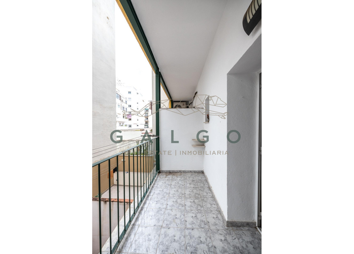 Alquiler a largo plazo - Piso - Valencia - El Carme