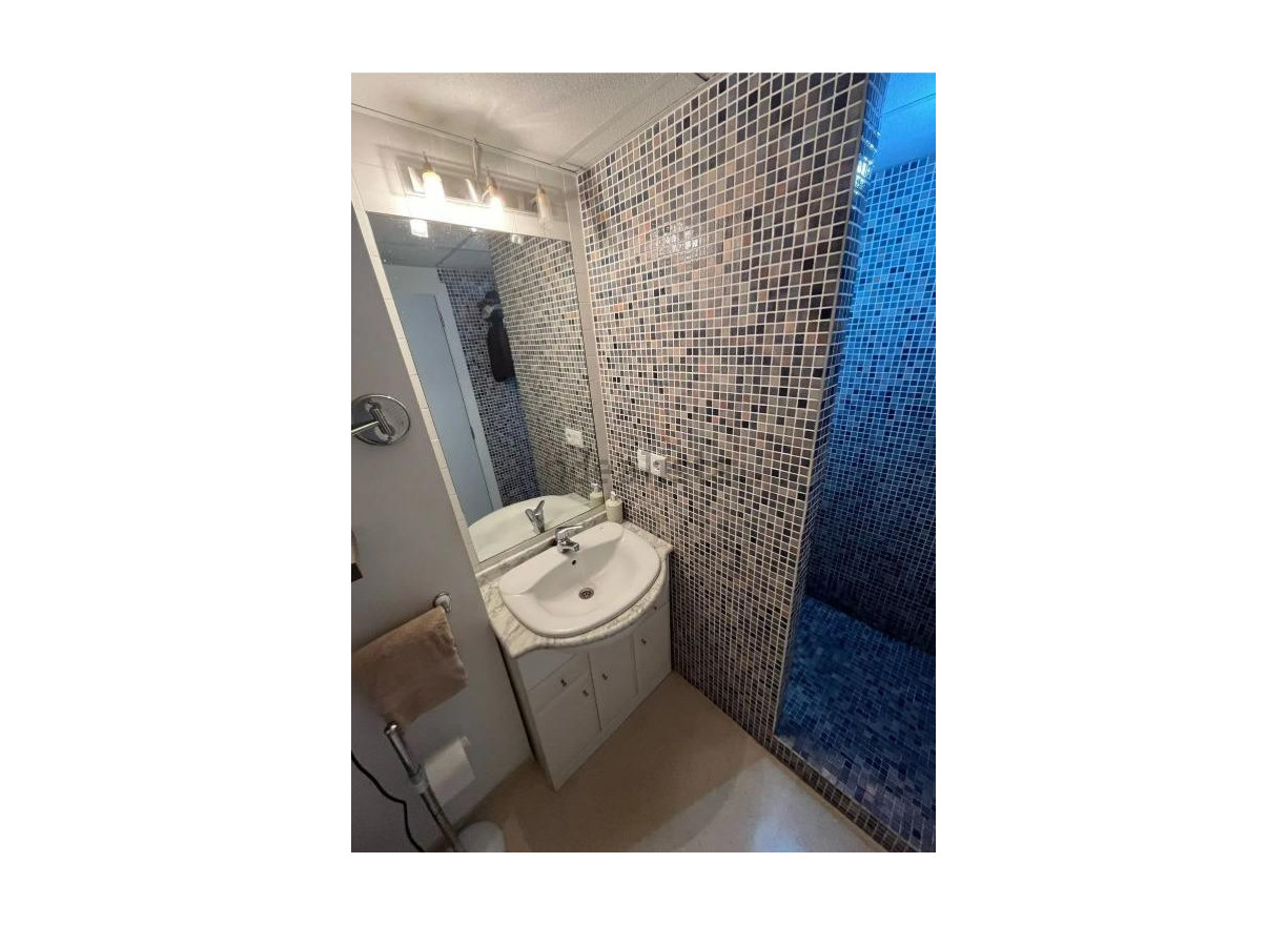 Alquiler a largo plazo - Piso - Valencia - El Pilar