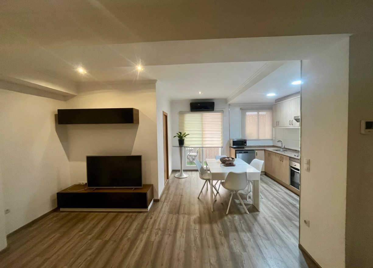 Alquiler a largo plazo - Piso - Valencia - El Pilar