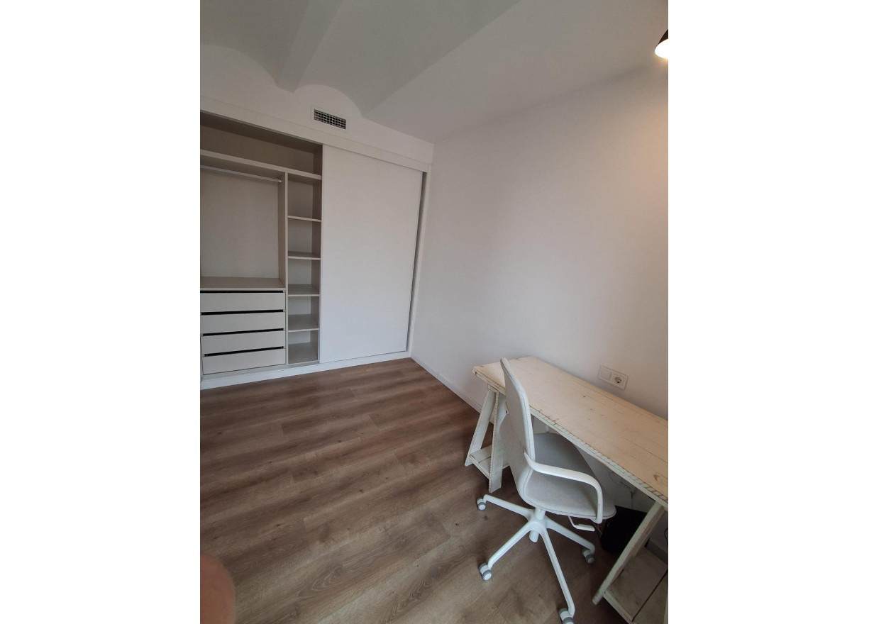 Alquiler a largo plazo - Piso - Valencia - El Pilar