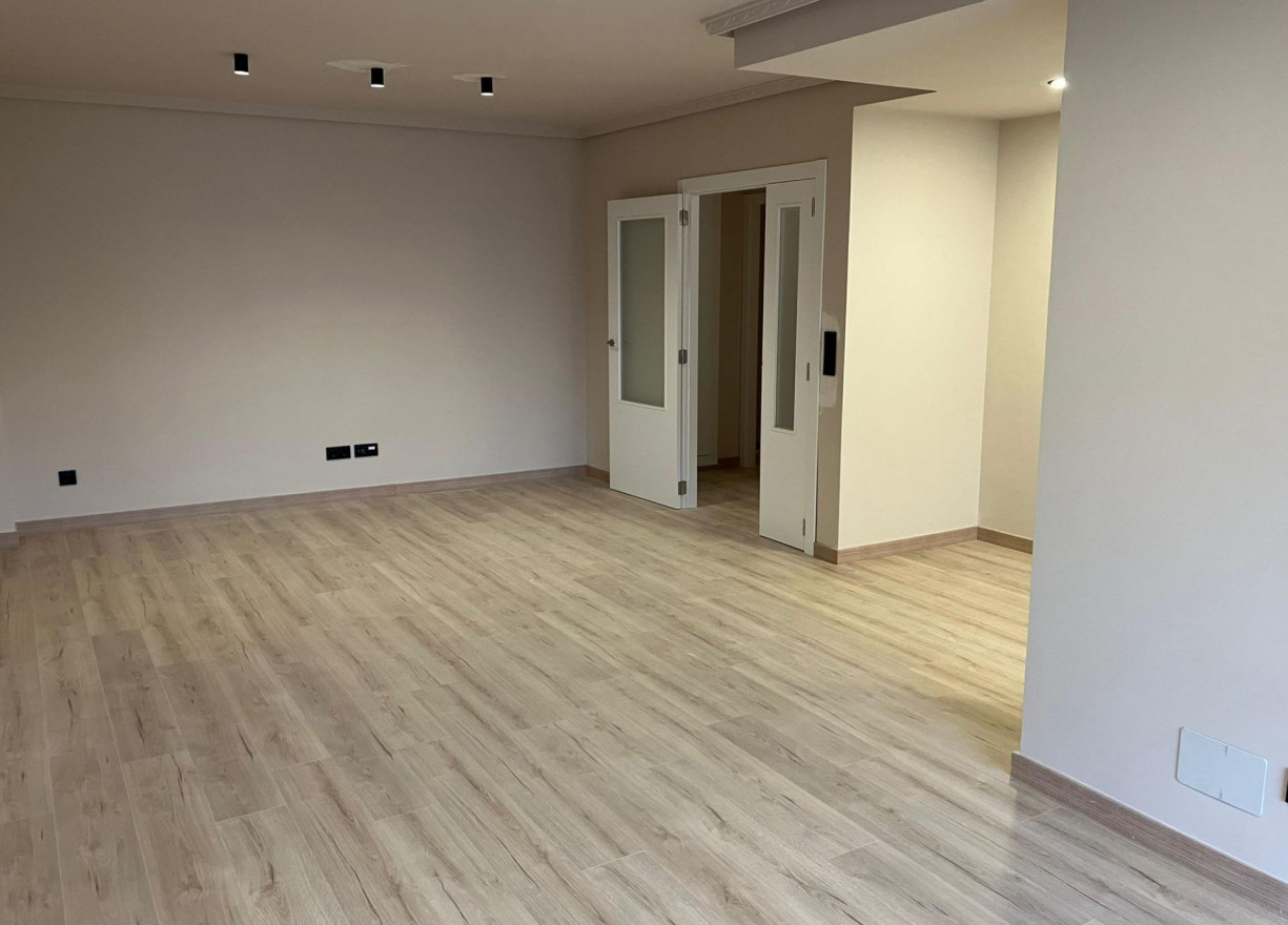 Alquiler a largo plazo - Piso - Valencia - Gran Vía