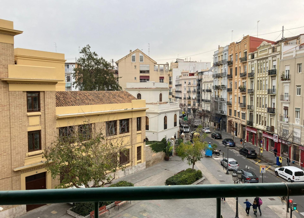 Alquiler a largo plazo - Piso - Valencia - Gran Vía