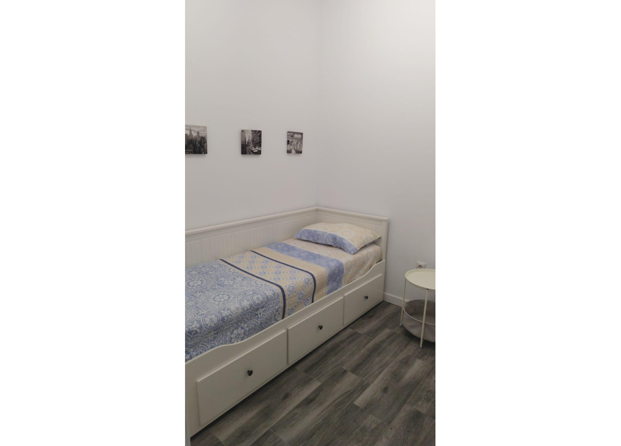 Alquiler a largo plazo - Piso - Valencia - Nou Moles