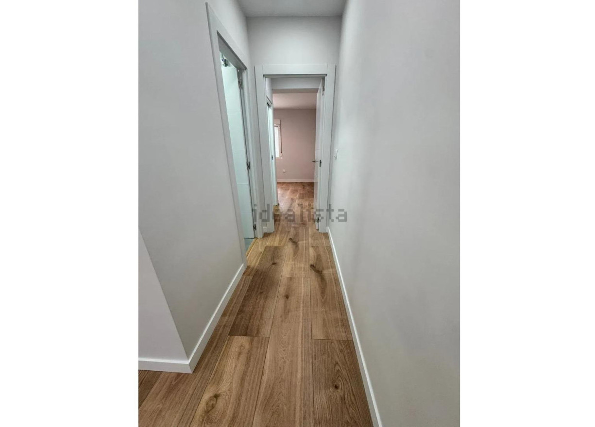 Alquiler a largo plazo - Piso - Valencia - Nou Moles