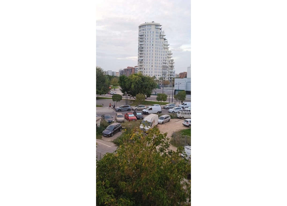 Alquiler a largo plazo - Piso - Valencia - Patraix