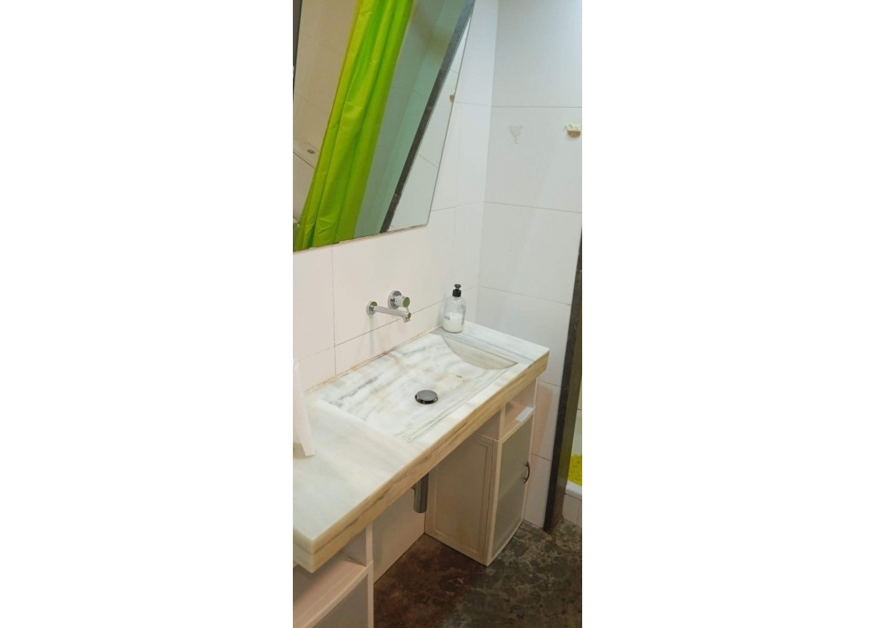 Alquiler a largo plazo - Piso - Valencia - Patraix