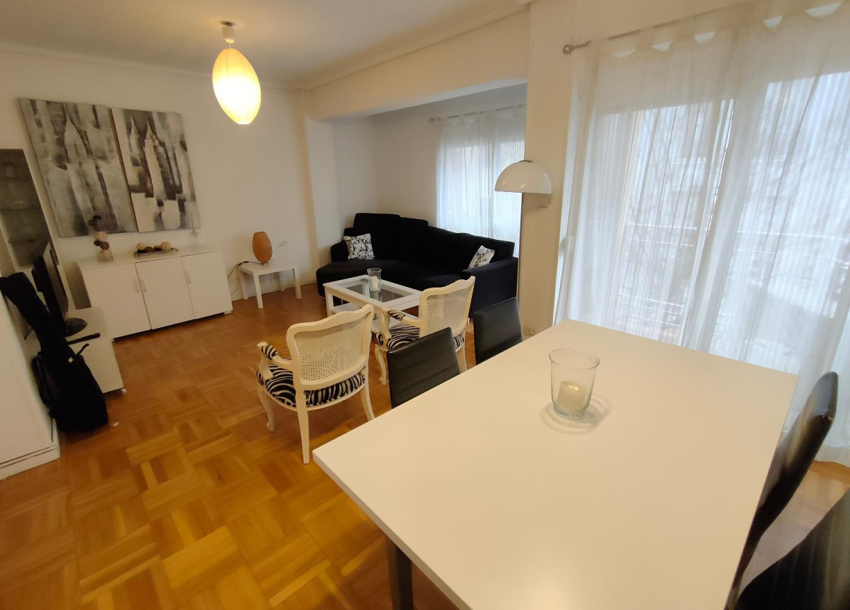 Alquiler a largo plazo - Piso - Valencia - Russafa