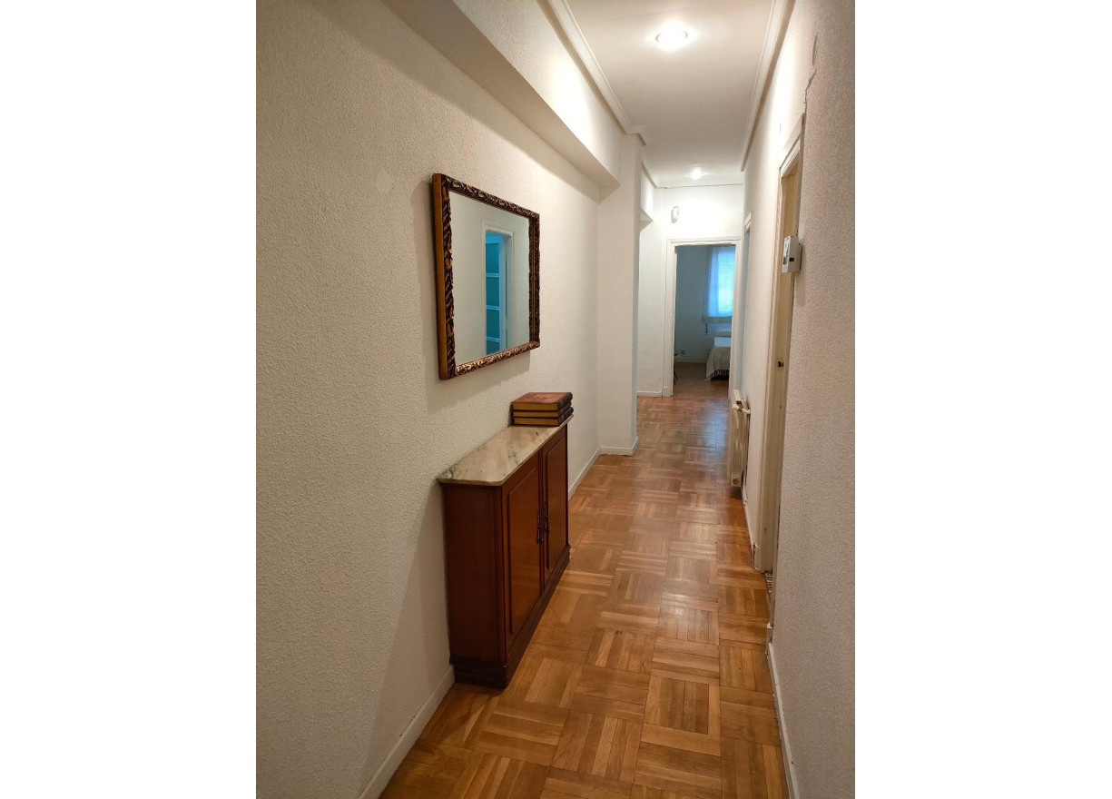 Alquiler a largo plazo - Piso - Valencia - Russafa