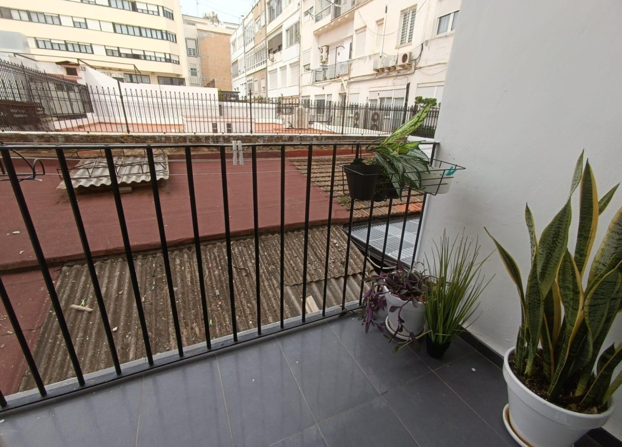 Alquiler a largo plazo - Piso - Valencia - Sant Francesc