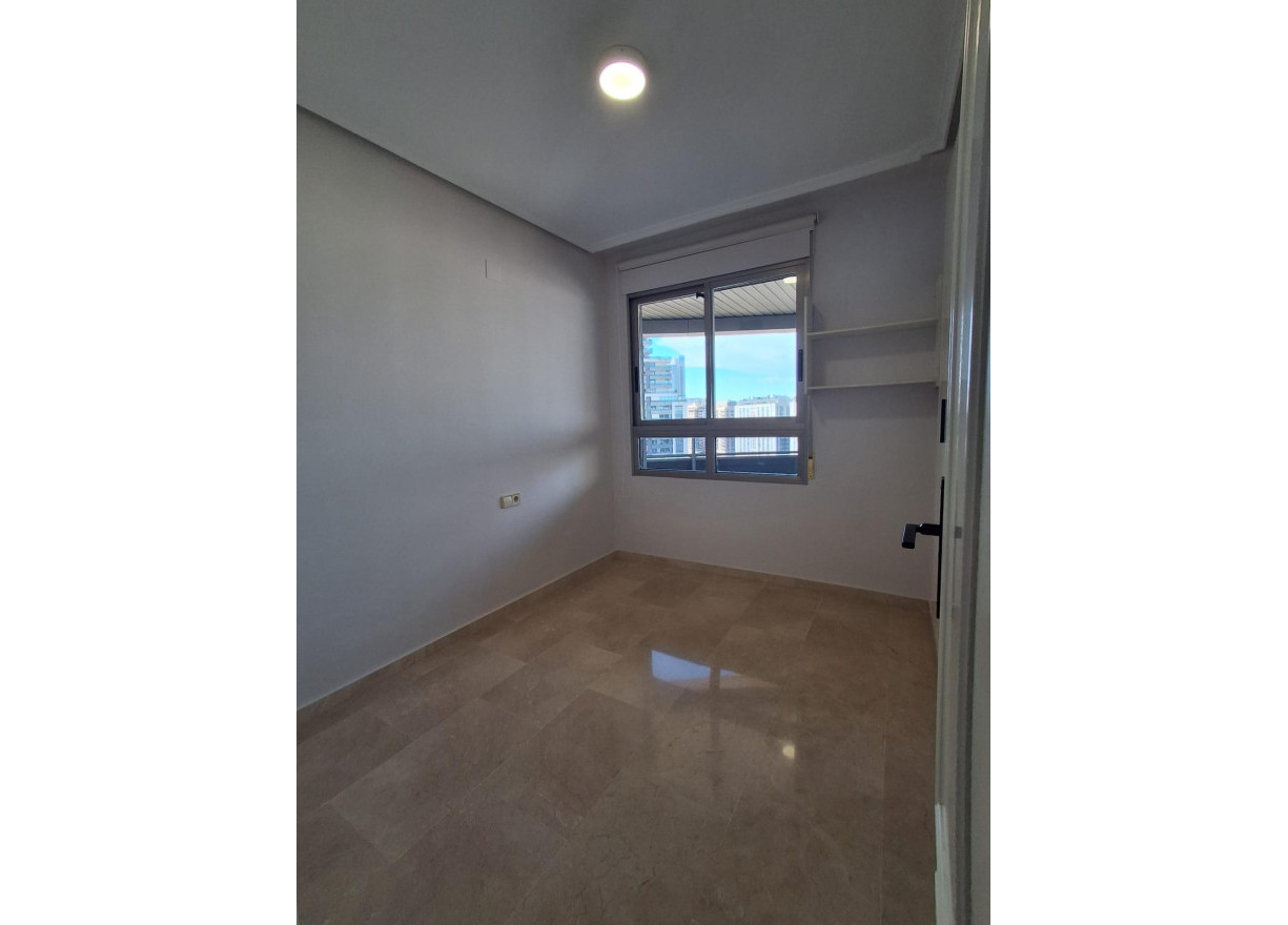 Alquiler a largo plazo - Piso - Valencia - Sant Pau