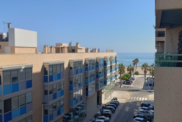 Apartamento - Alquiler a largo plazo - Alboraya - 00429