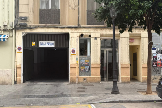 Garage - Long time Rental - Valencia -
                Russafa - Ruzafa