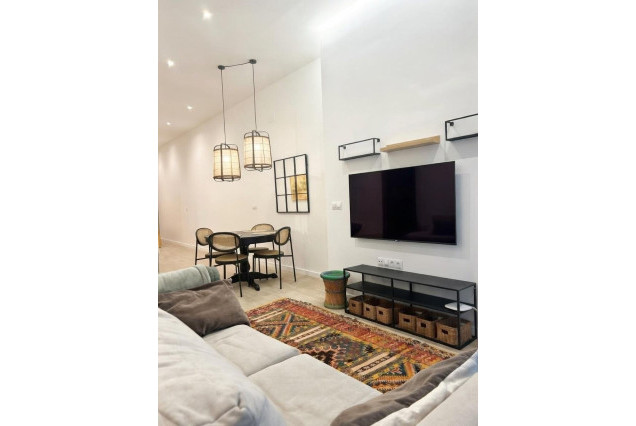 Ground floor - Long time Rental - Valencia -
                Exposició