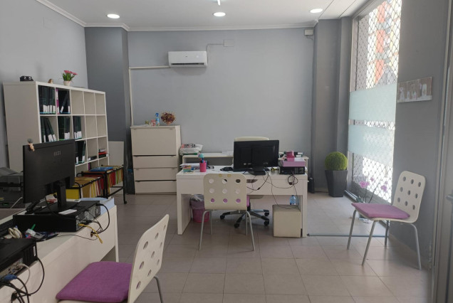 Local comercial - Alquiler a largo plazo - Valencia -
                Benicalap