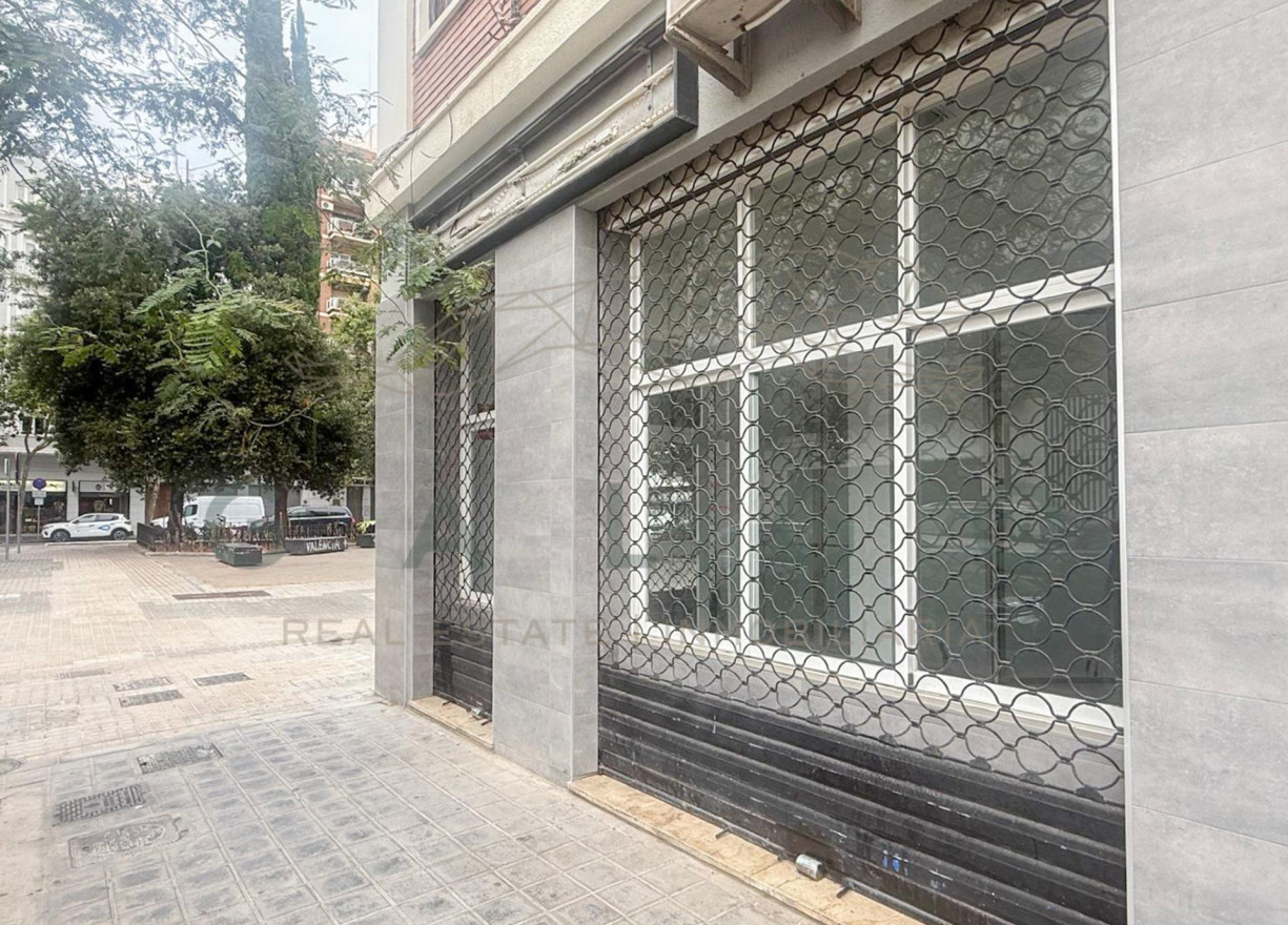 Long time Rental - Commercial premises - Valencia - Mestalla