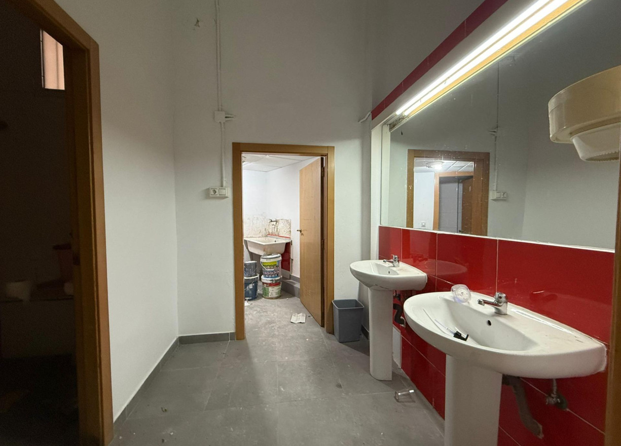 Long time Rental - Commercial premises - Valencia - Patraix
