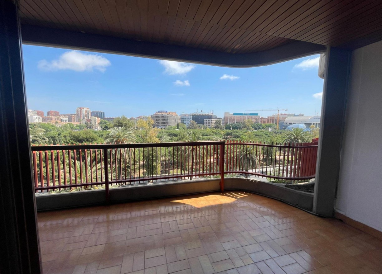 Long time Rental - Flat - Valencia - Gran Vía