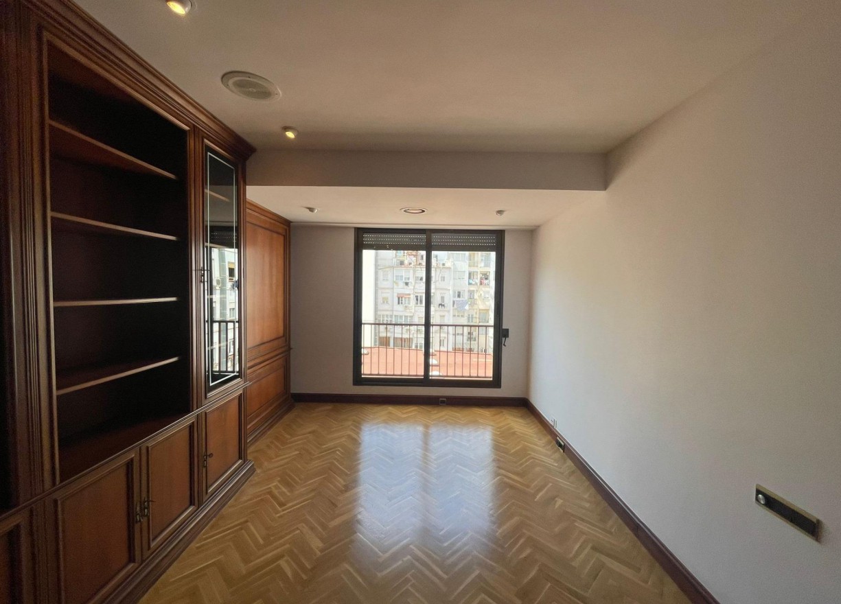 Long time Rental - Flat - Valencia - Gran Vía