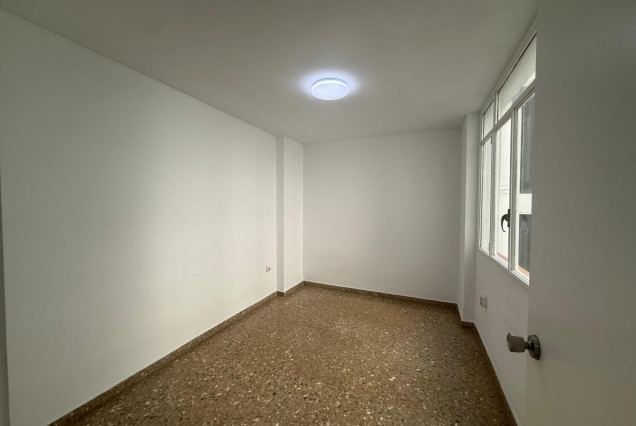 Office - Long time Rental - Valencia -
                Sant Pau